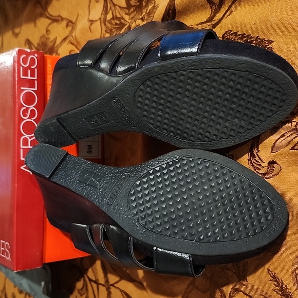 AEROSOLES - Picture 4 of 7